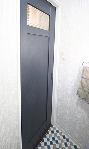 施工後：トイレ・ドア内側