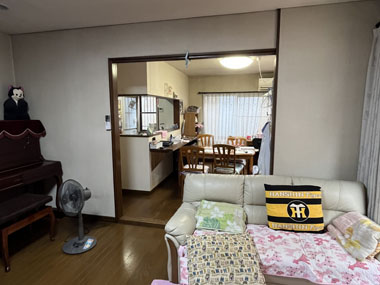 施工前：ダイニングキッチン＋居間