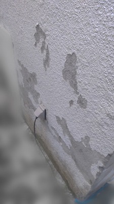 壁の剥がれ2